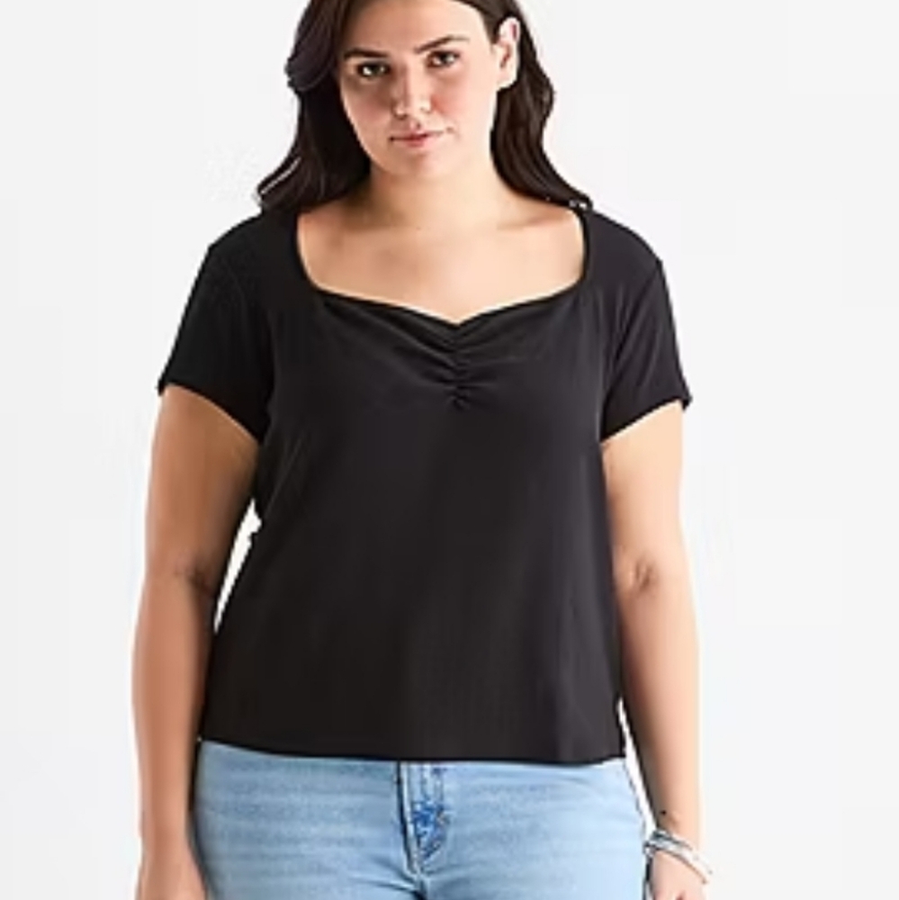 Ava & Viv Ruched Neckline Short Sleeve Top In Black Size 2X
